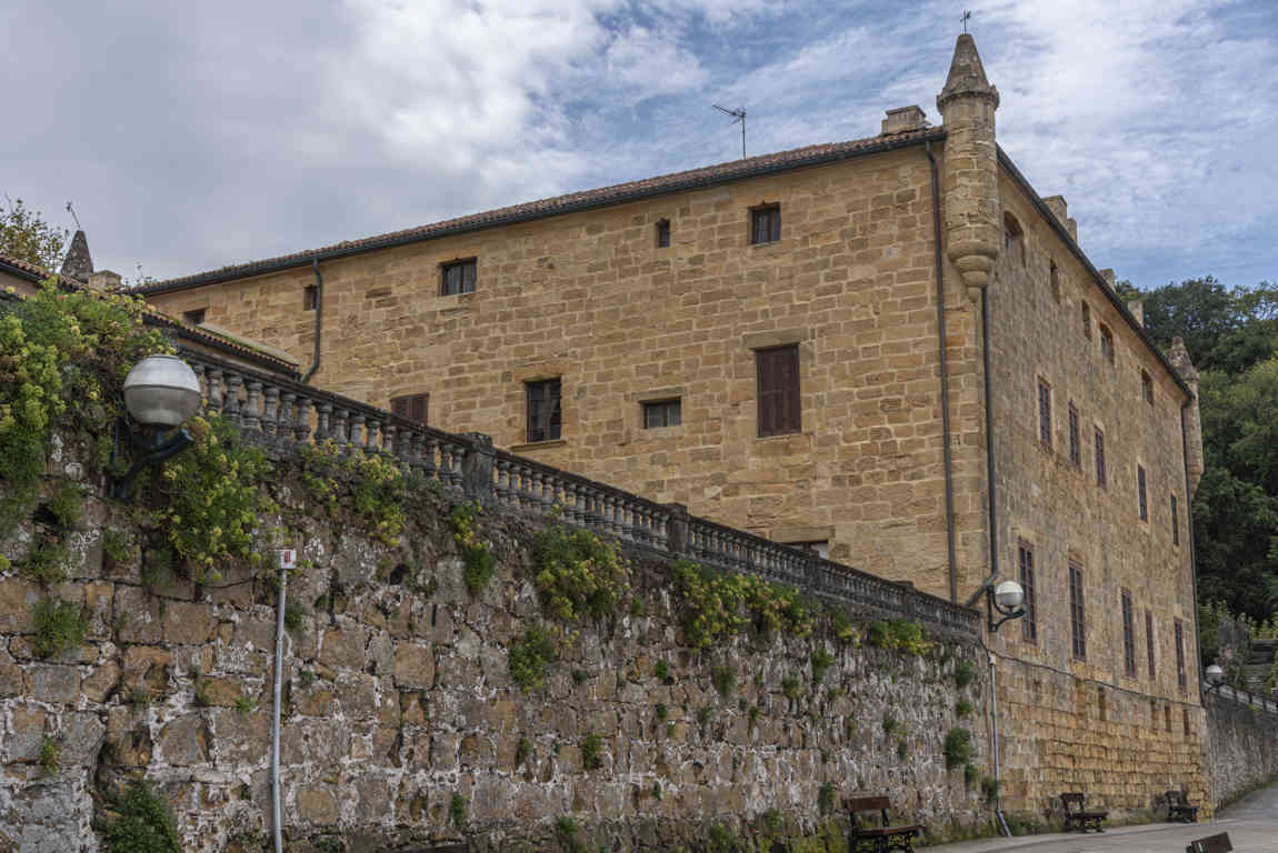 Guipúzcoa - Zarautz 09 - palacio Narros.jpg